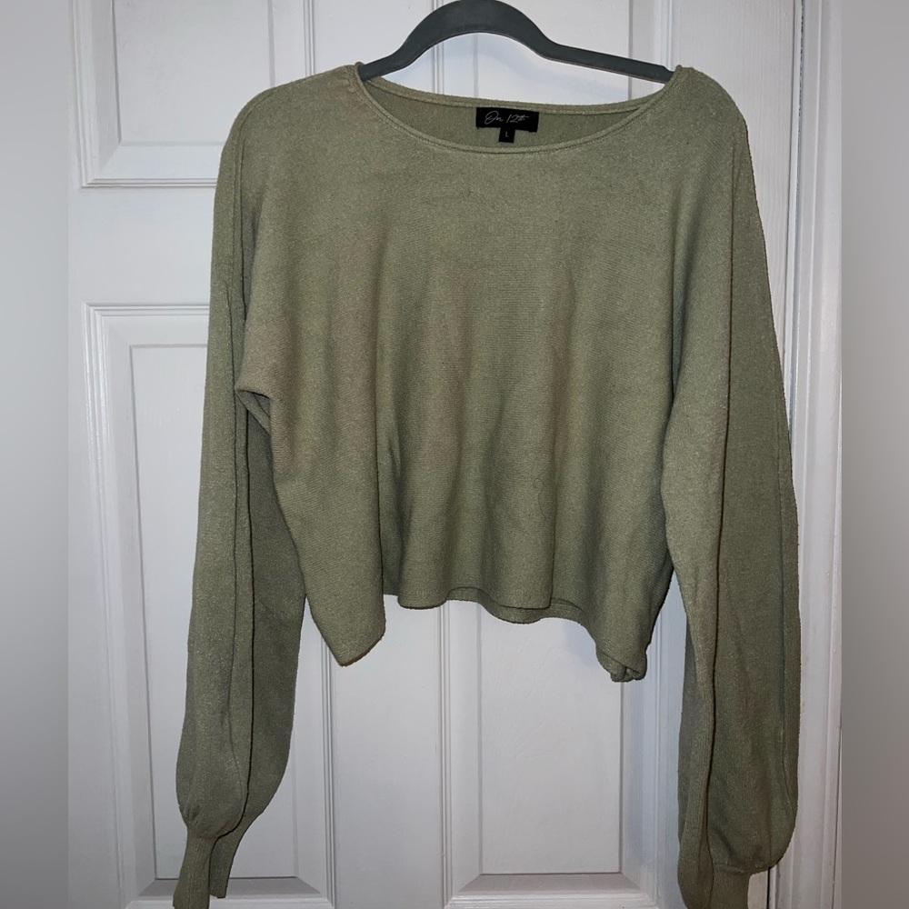 On 12th mint green sleep/lounge set with balloon sleeves sweater in size L